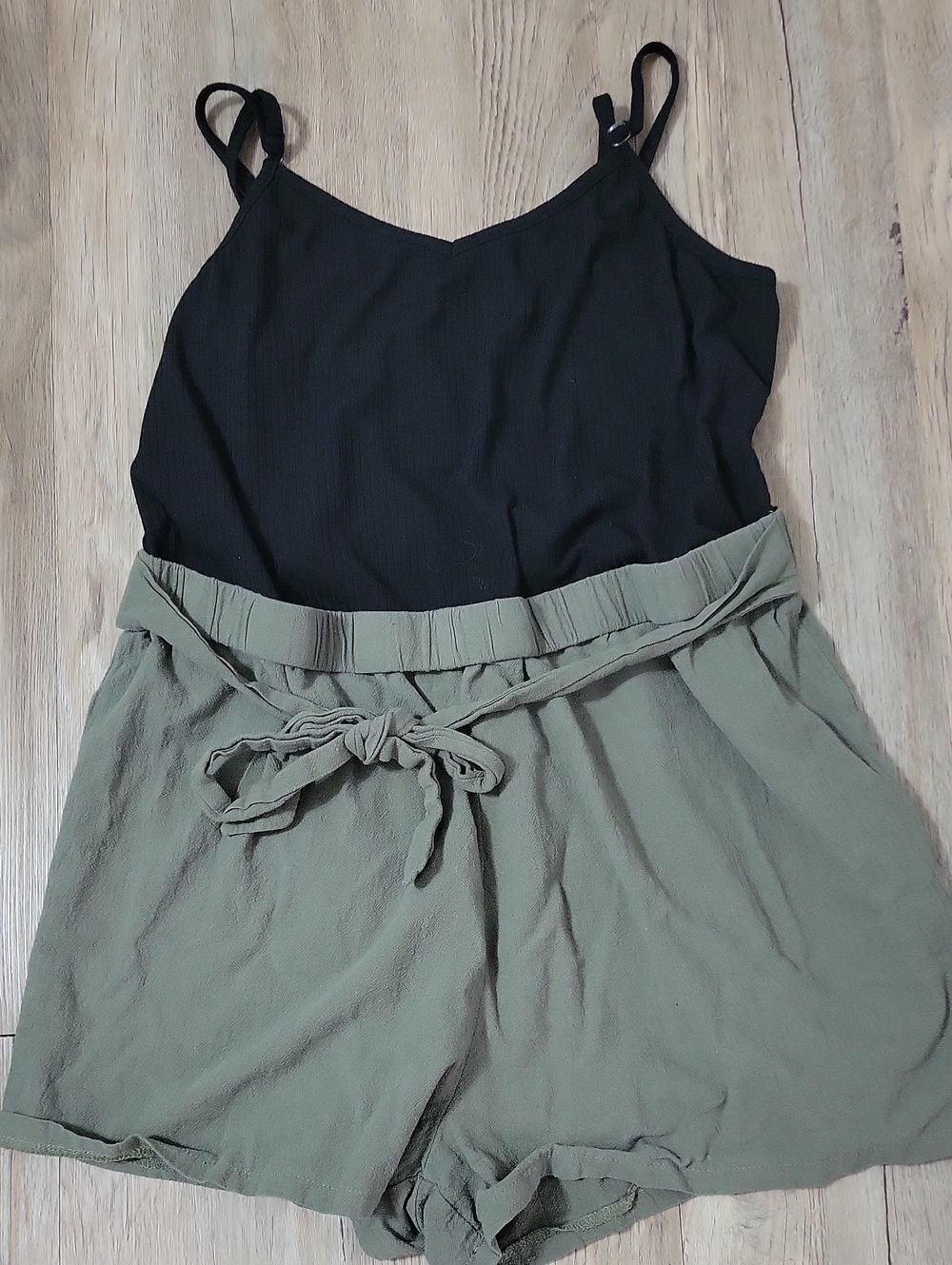 SHEIN Black & Olive Green Romper with Tie Waist